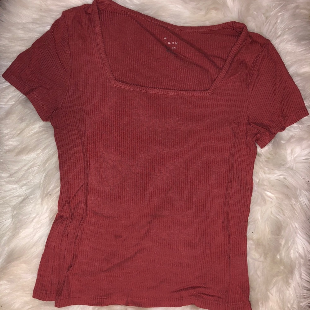 Cute coral cropped tee